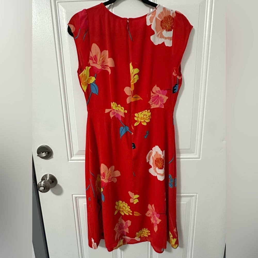 LOFT Petites Red Floral Fit & Flare Dress – Size 6P - Picture 5 of 14